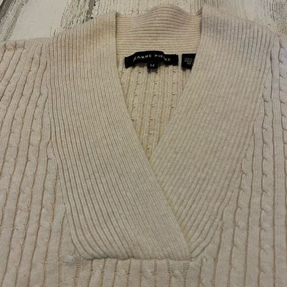 Jeanne Pierre Cream Sweater Medium - Picture 3 of 5